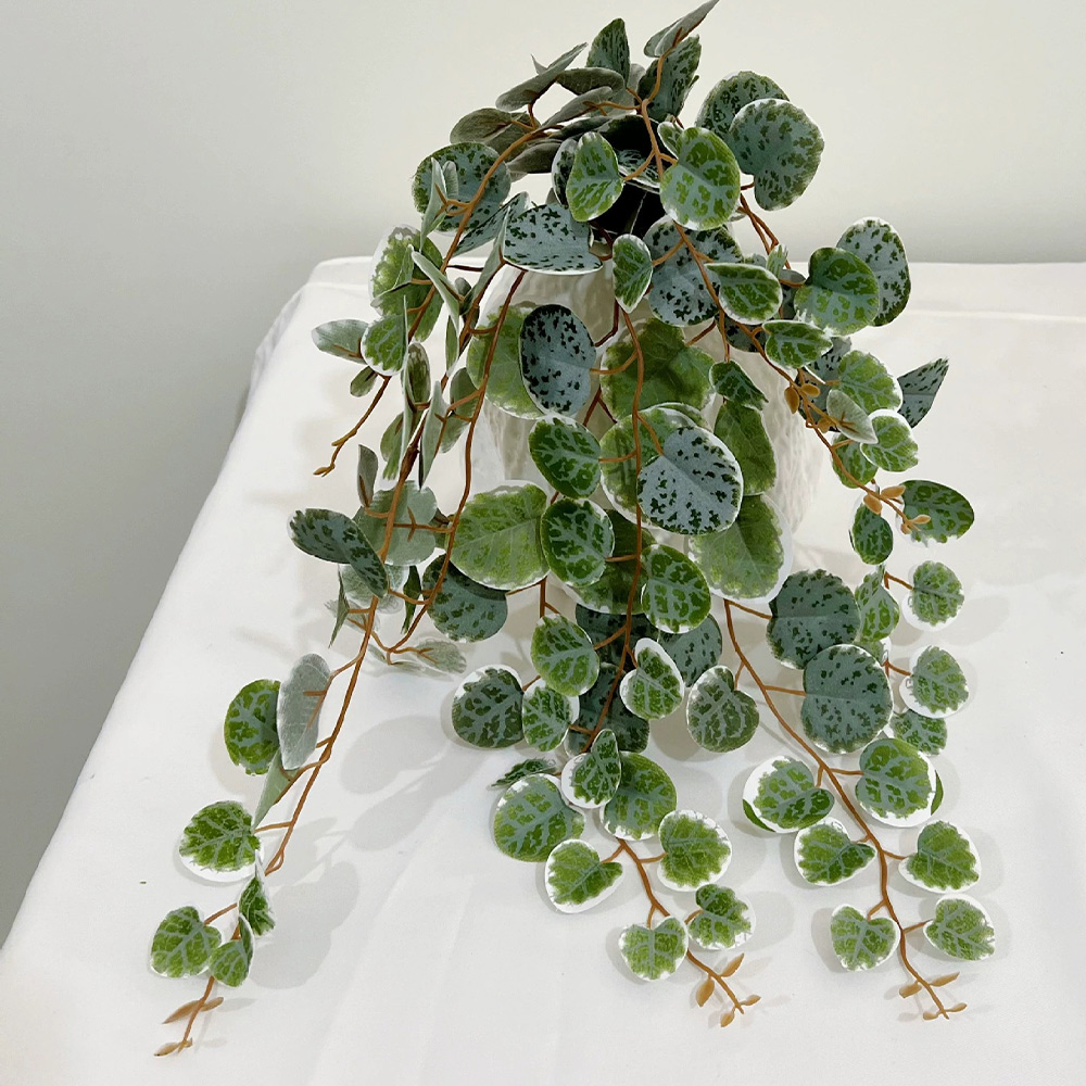 人工ユーカリの葉,偽のつる植物,壁の植物,結婚式のための籐, - Rattan Plant Basket のレビューと価格