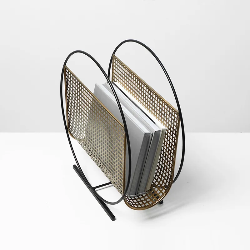クリエイティブなデザインの、格子状の円形金属製マガジンラック - Home Decor Magazine のレビューと価格